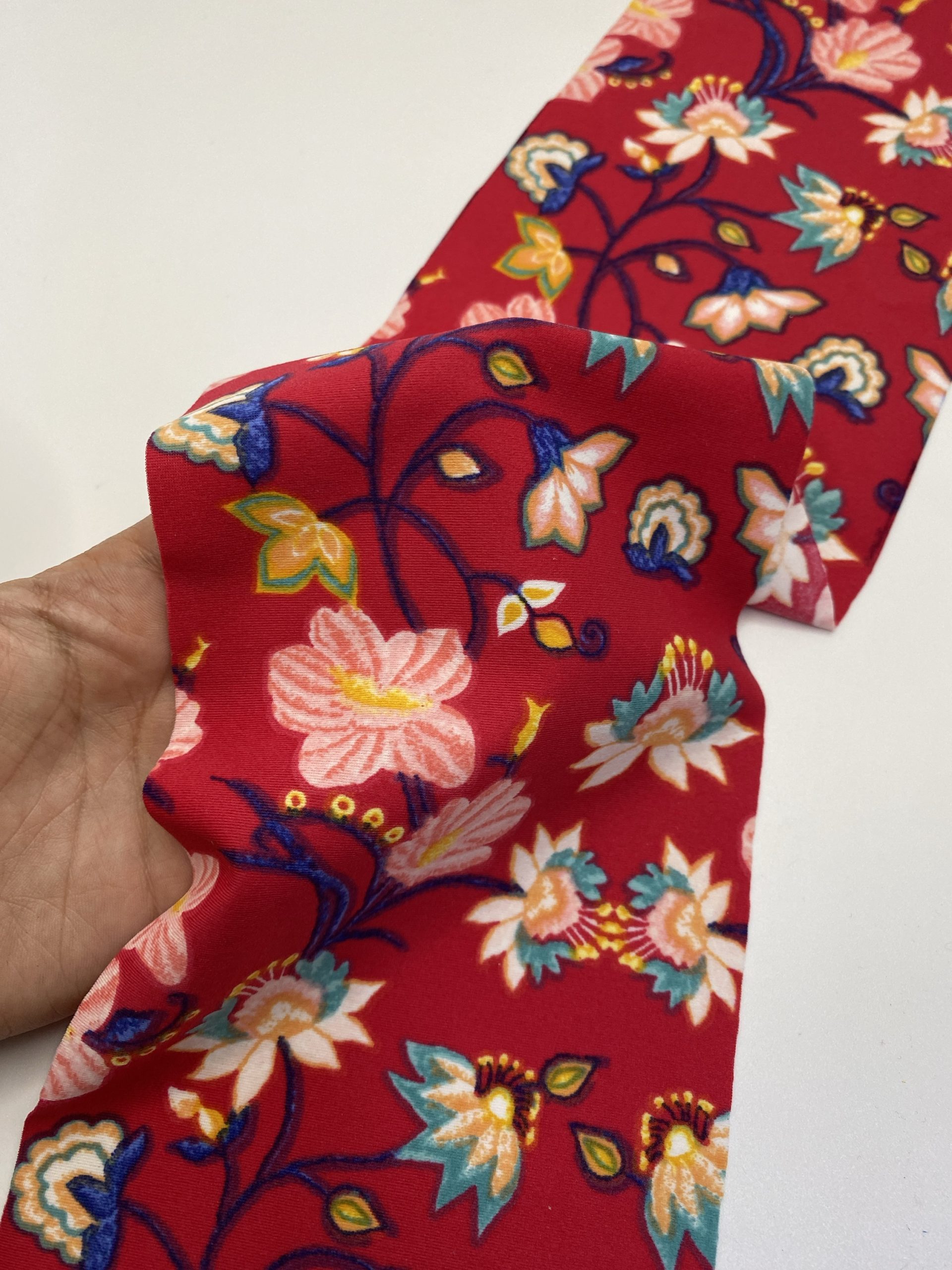 Corte dupont rojo floral - Imagen 2