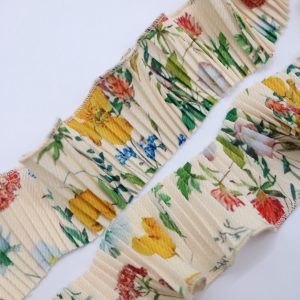 Tira plisada crudo floral