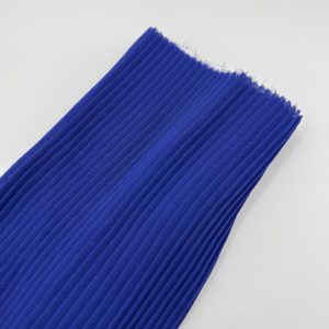 Pieza gasa plisada azul rey